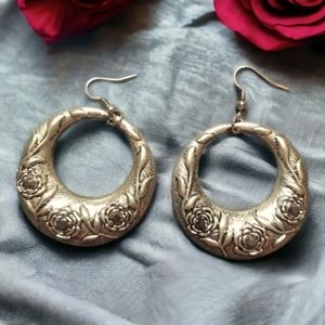 Silver round earrings